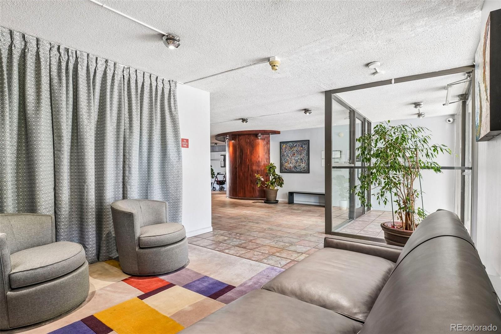 MLS Image #5 for 909 n logan street,denver, Colorado