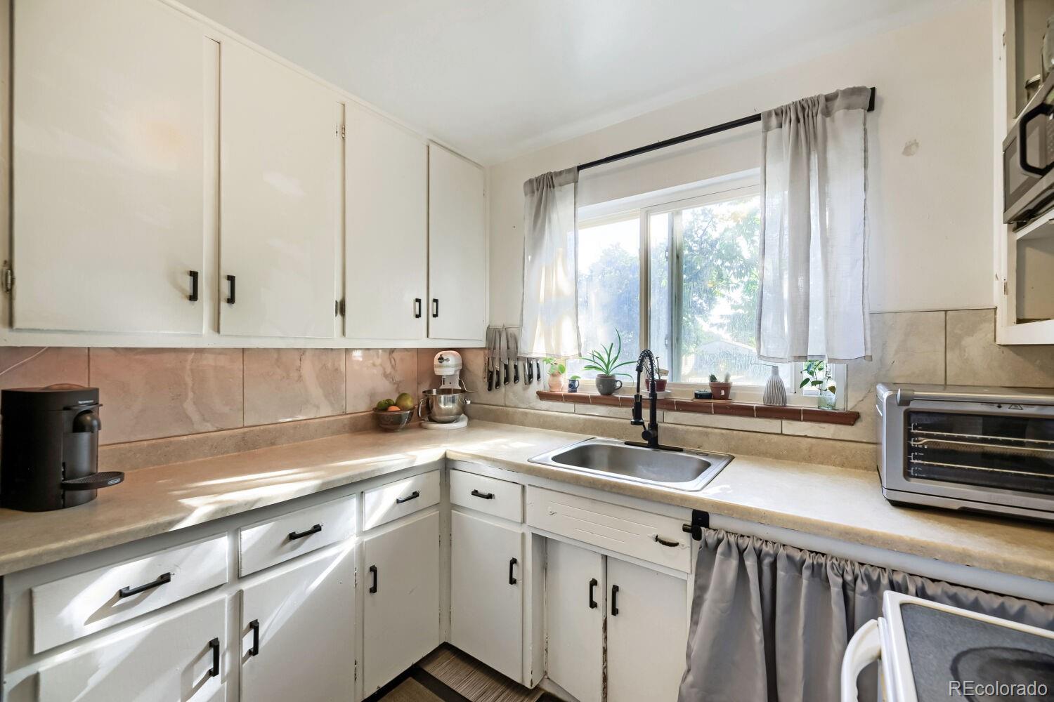 MLS Image #5 for 2625 s king street,denver, Colorado