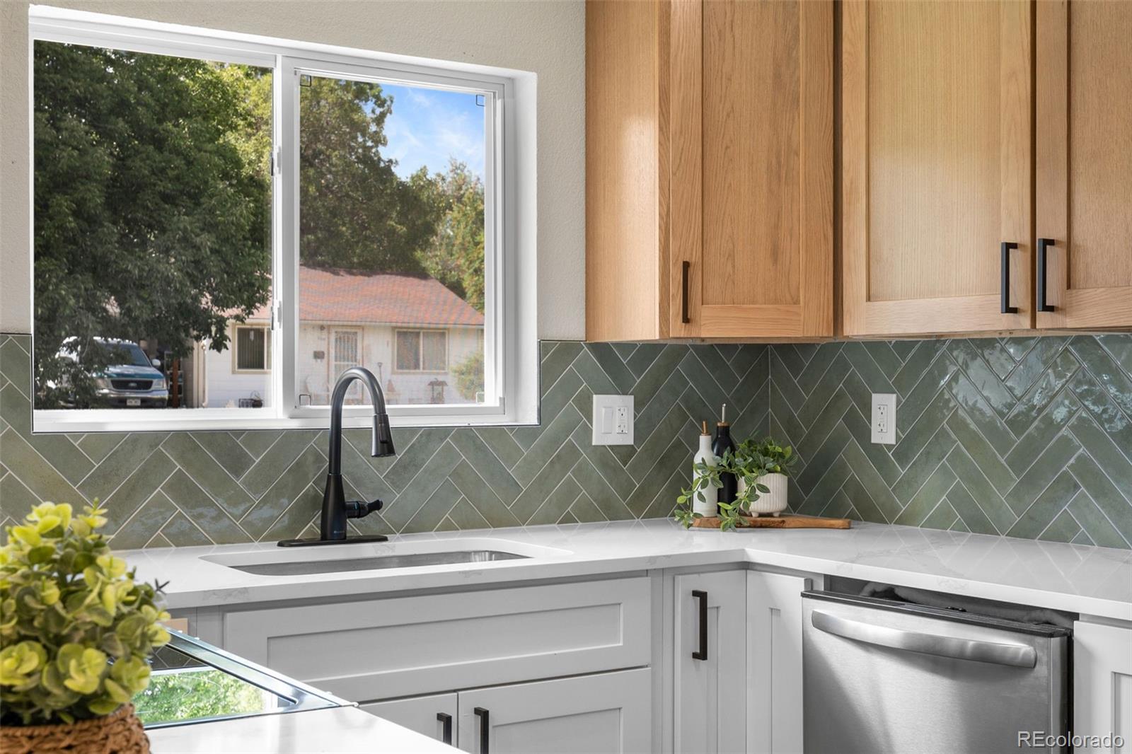 MLS Image #11 for 2320 s king street,denver, Colorado