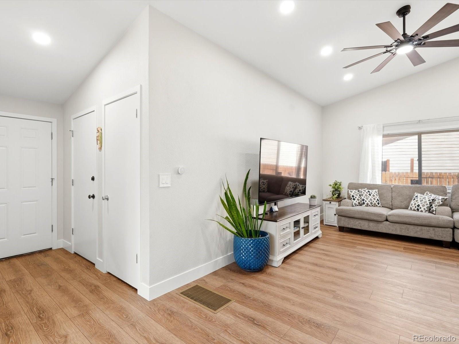 MLS Image #19 for 18870 e 16th place,aurora, Colorado