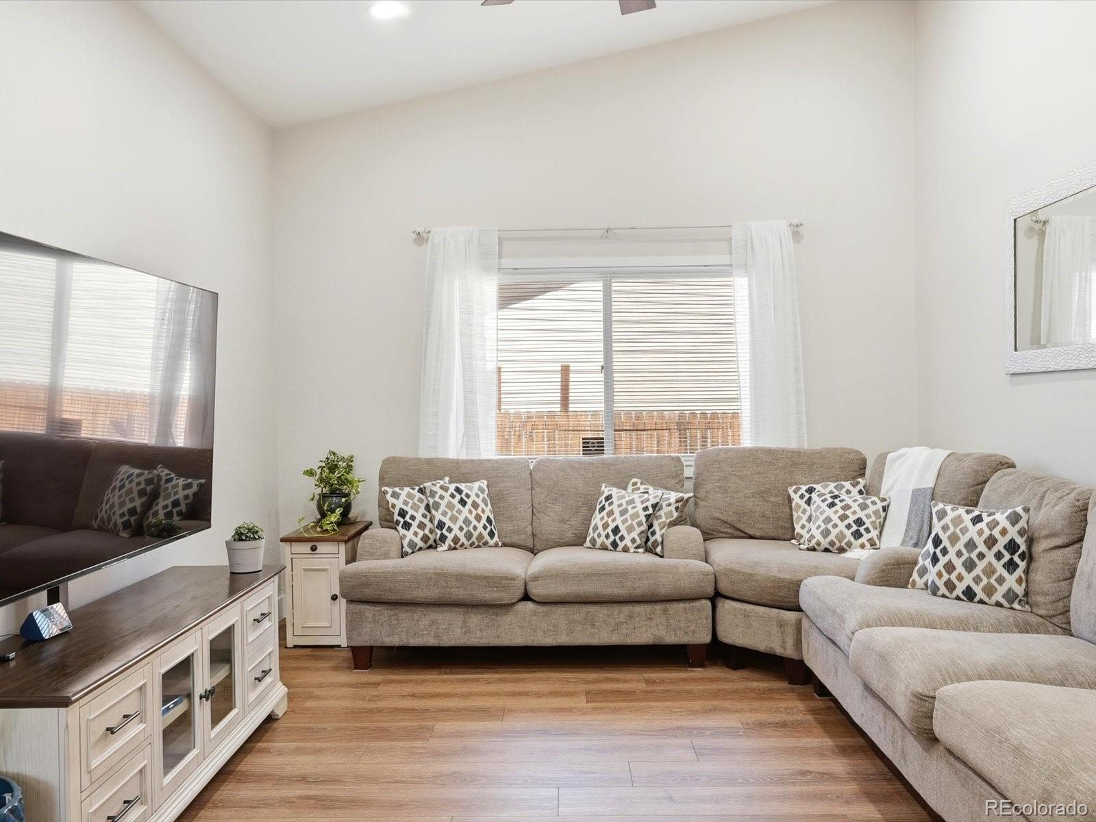MLS Image #21 for 18870 e 16th place,aurora, Colorado