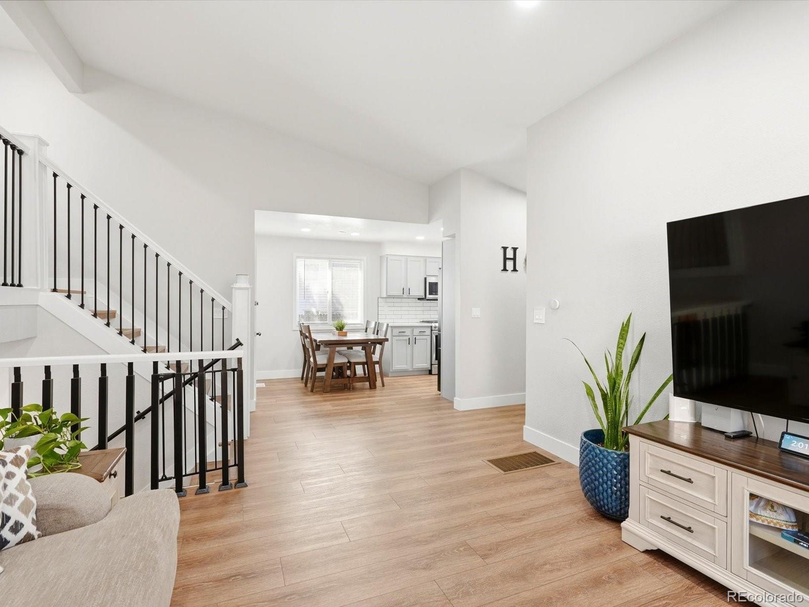 MLS Image #23 for 18870 e 16th place,aurora, Colorado