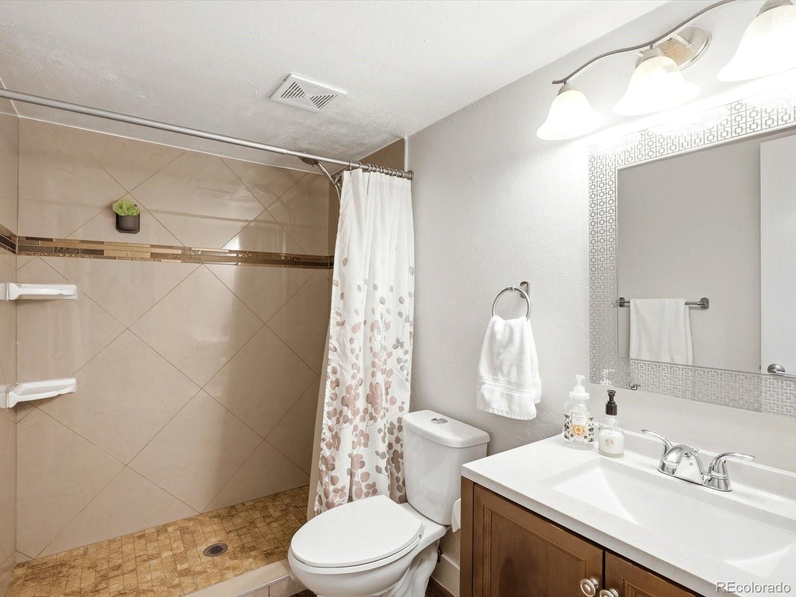 MLS Image #31 for 18870 e 16th place,aurora, Colorado