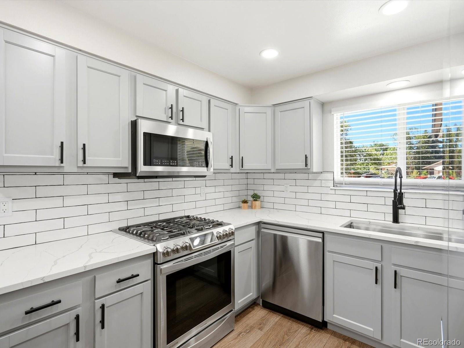 MLS Image #4 for 18870 e 16th place,aurora, Colorado
