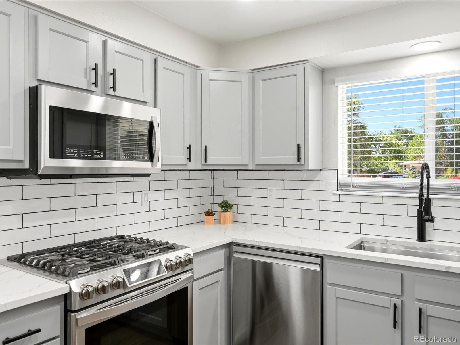 MLS Image #5 for 18870 e 16th place,aurora, Colorado