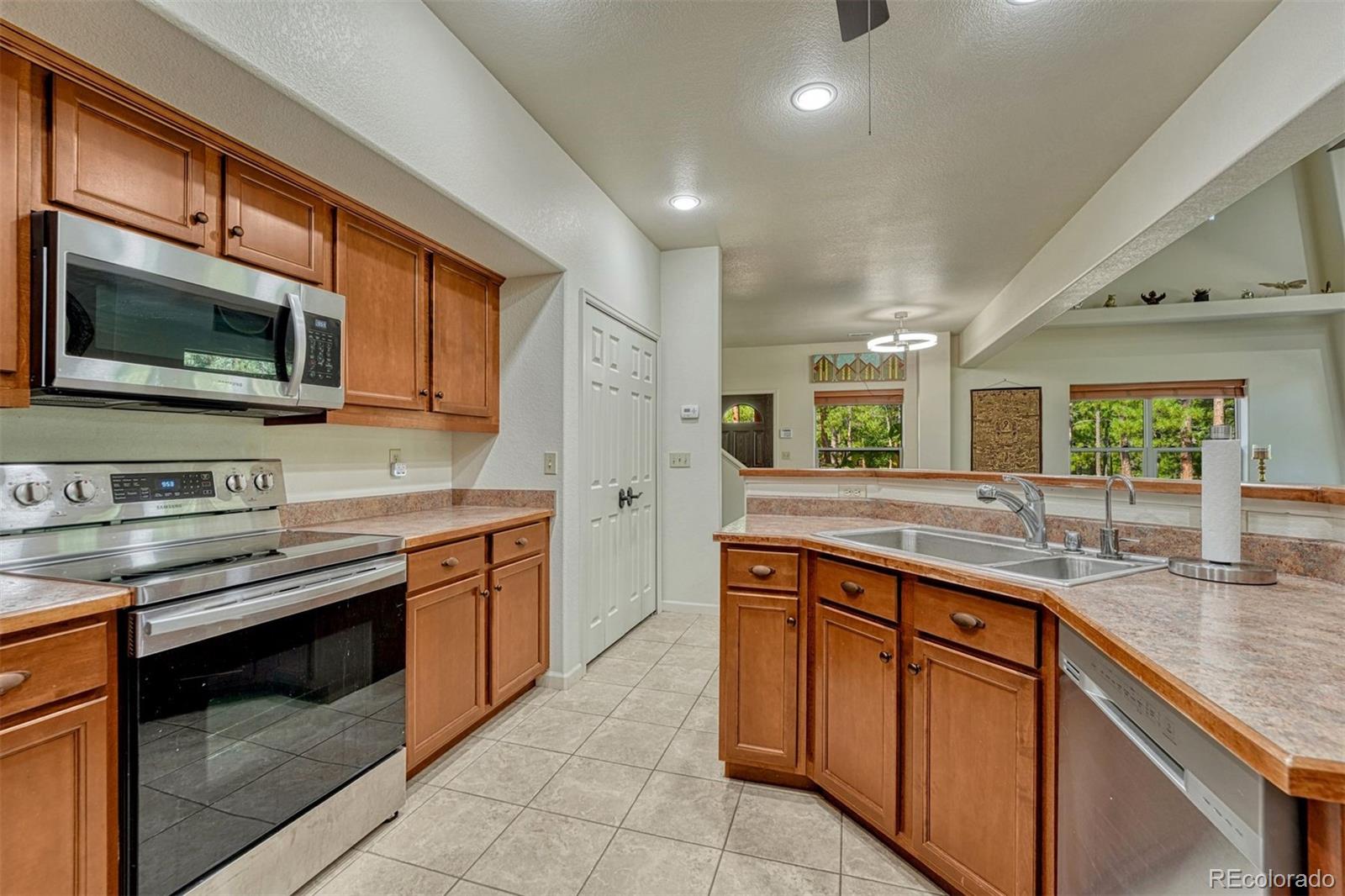 MLS Image #13 for 3620  simon point,colorado springs, Colorado