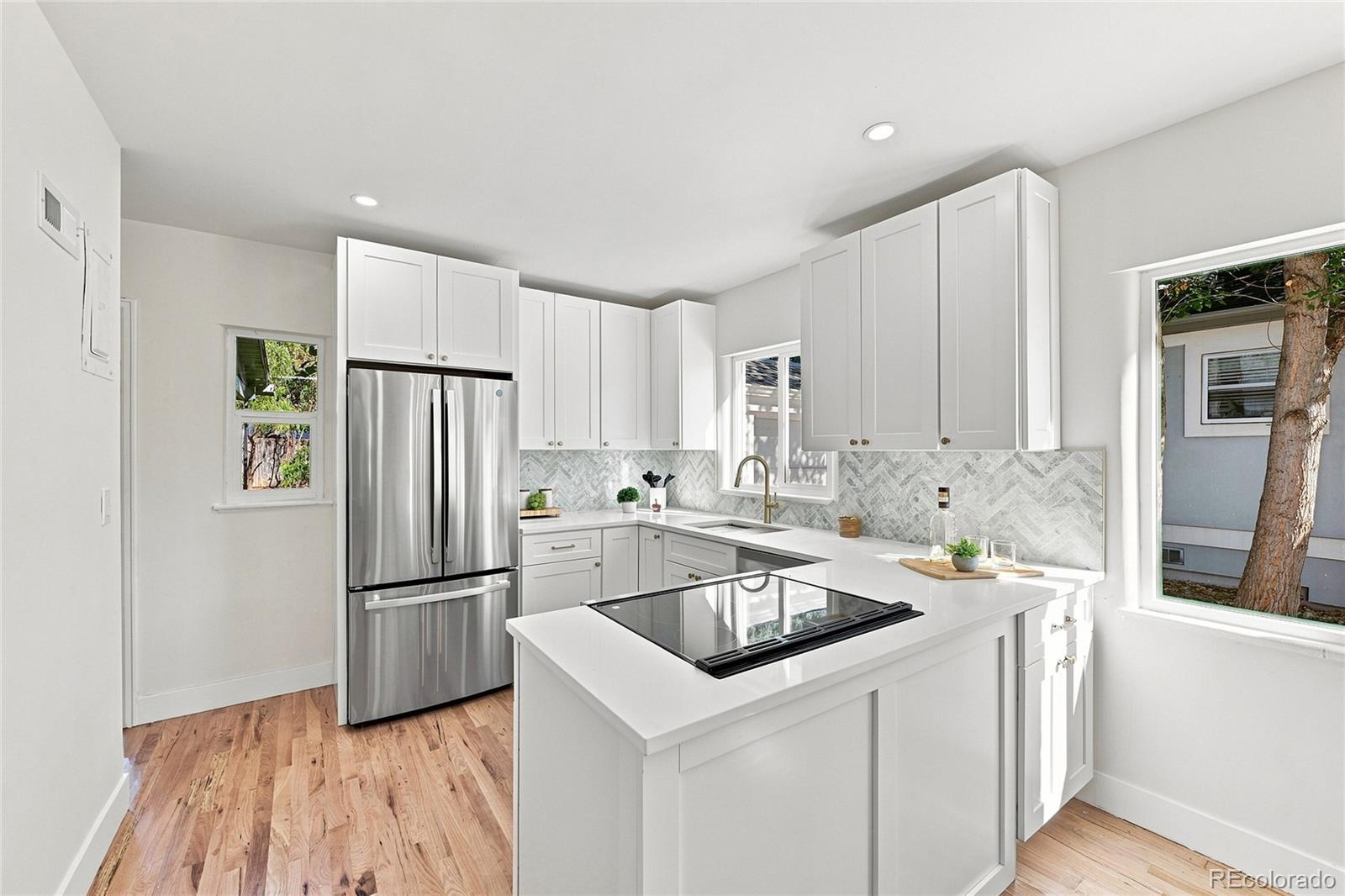 MLS Image #10 for 1840  newport street,denver, Colorado