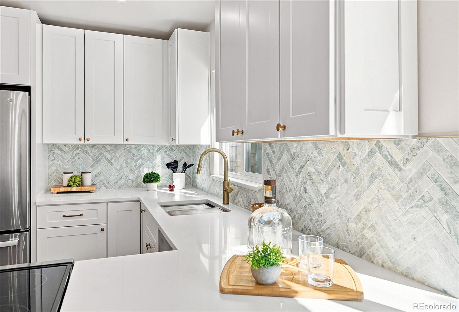 MLS Image #12 for 1840  newport street,denver, Colorado