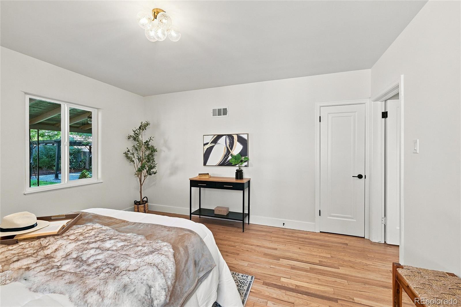MLS Image #18 for 1840  newport street,denver, Colorado