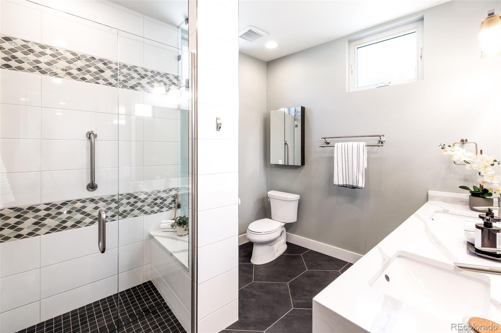 MLS Image #14 for 6949 e lowry boulevard,denver, Colorado