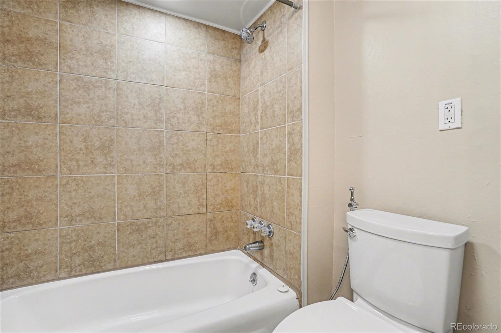 MLS Image #5 for 3426 s locust street,denver, Colorado