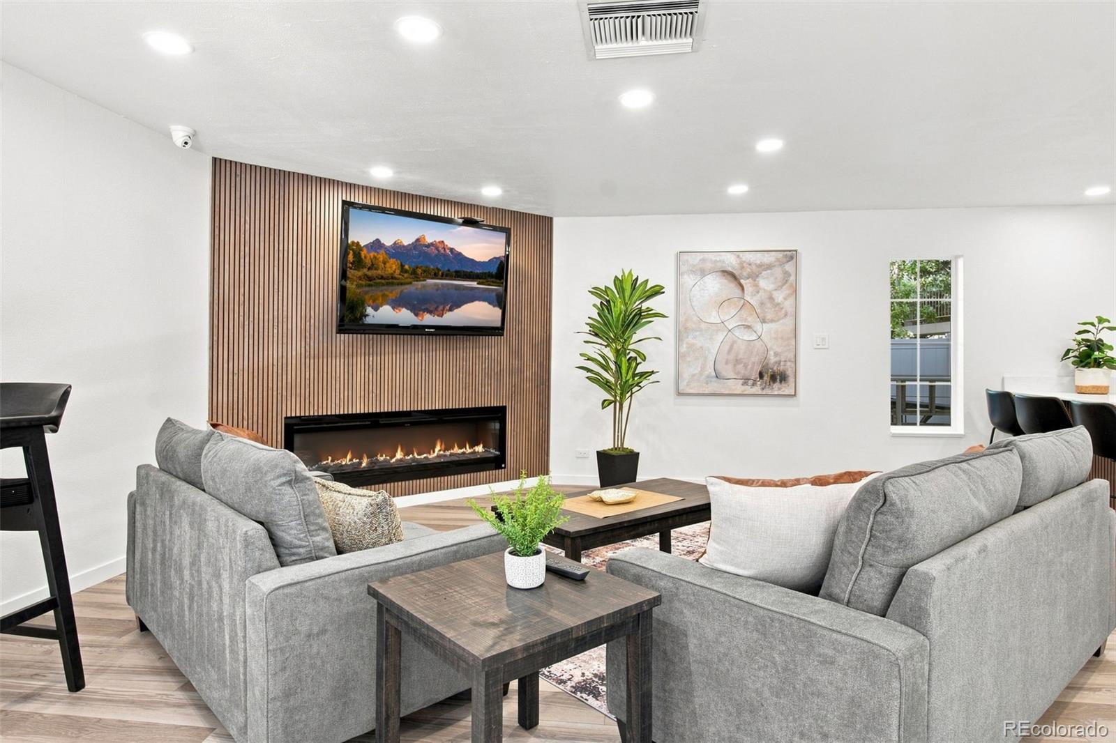 MLS Image #11 for 5770 e warren avenue,denver, Colorado
