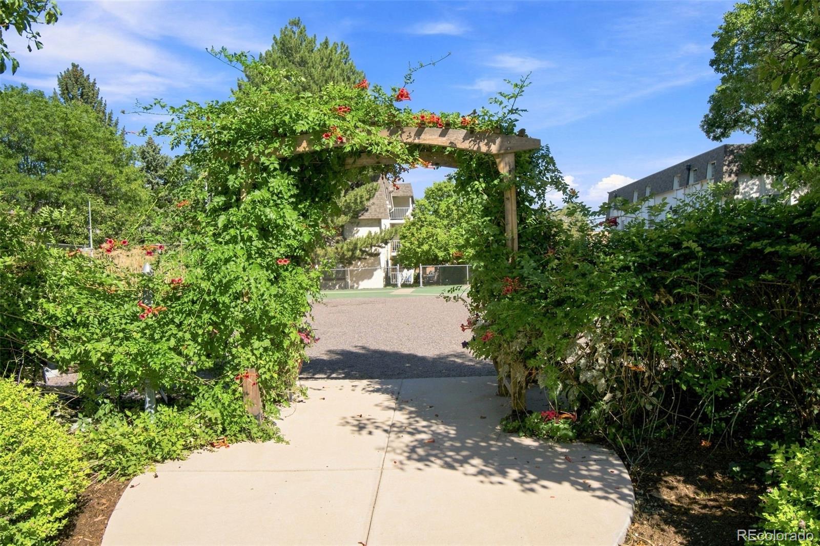 MLS Image #19 for 5770 e warren avenue,denver, Colorado