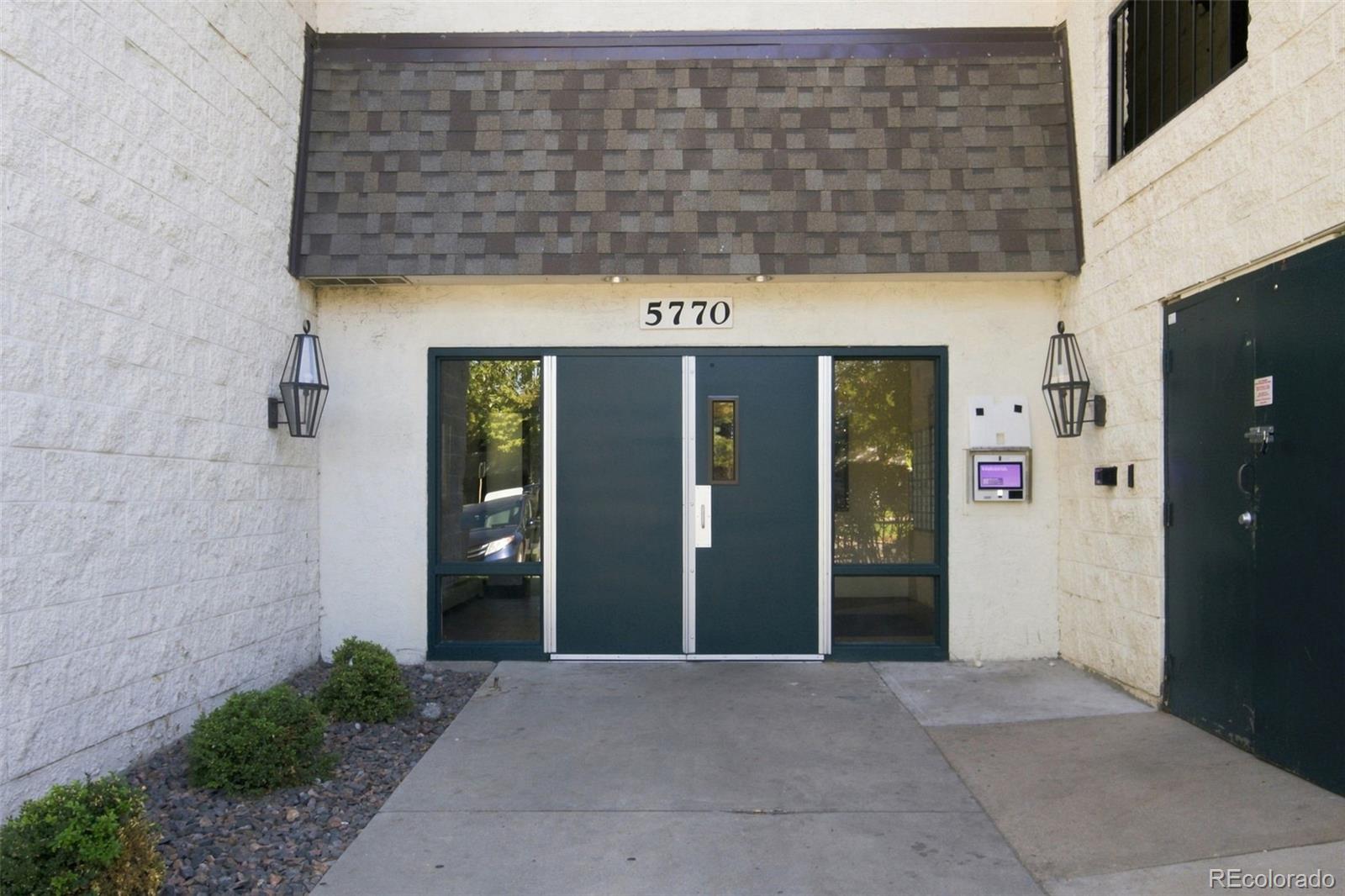 MLS Image #9 for 5770 e warren avenue,denver, Colorado