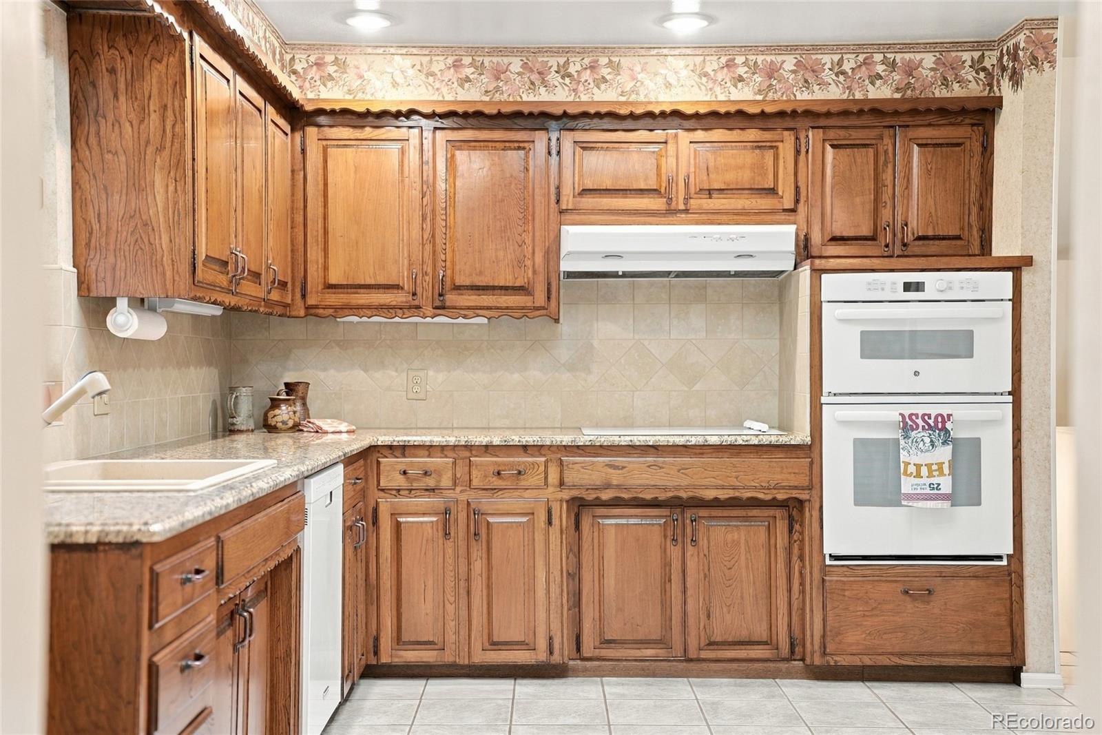 MLS Image #17 for 12234 w applewood knolls drive,denver, Colorado