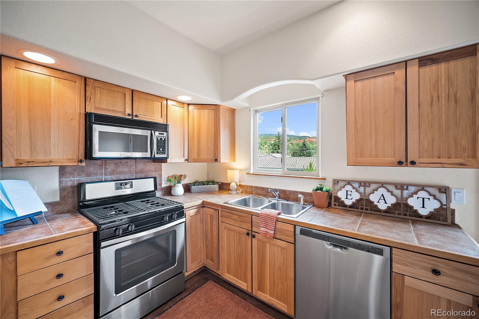 MLS Image #11 for 18  taos place,manitou springs, Colorado