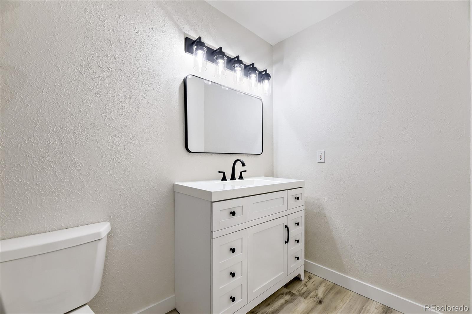 MLS Image #13 for 9008 e mansfield avenue,denver, Colorado