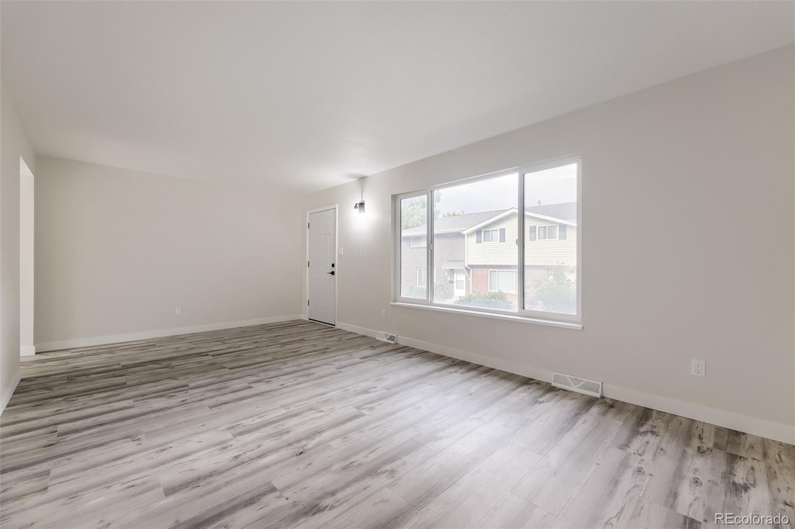 MLS Image #4 for 9008 e mansfield avenue,denver, Colorado