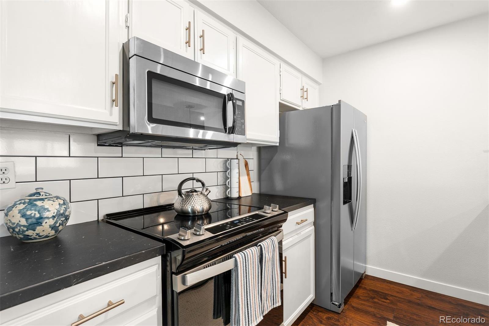 MLS Image #11 for 3600 s pierce street,denver, Colorado