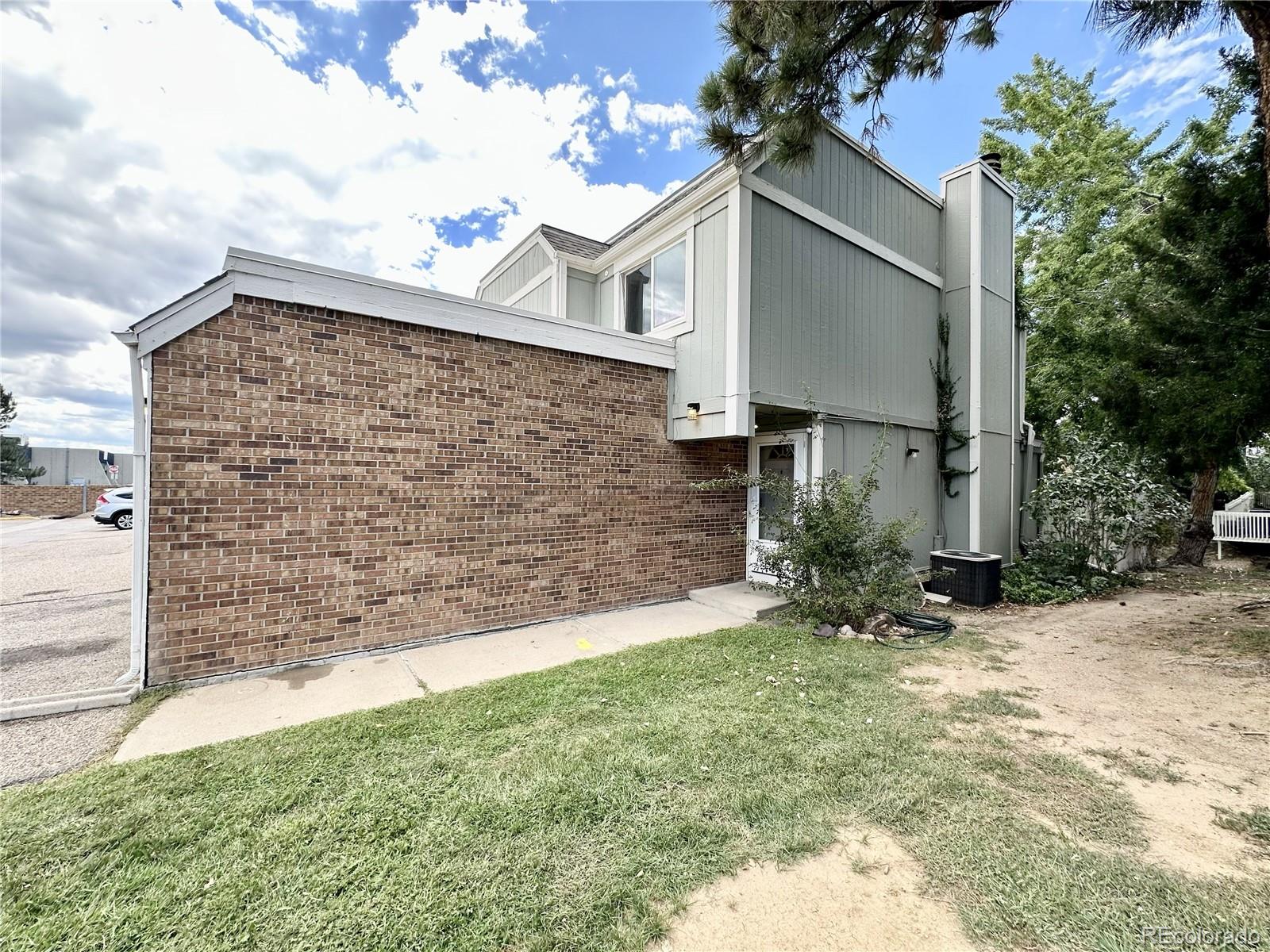 MLS Image #2 for 2910 s parker court,aurora, Colorado