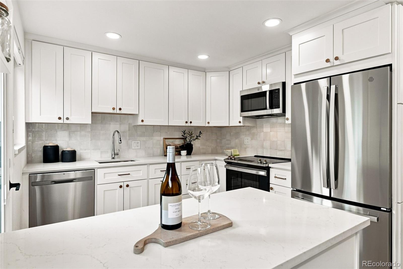 MLS Image #12 for 1364  ivanhoe street,denver, Colorado