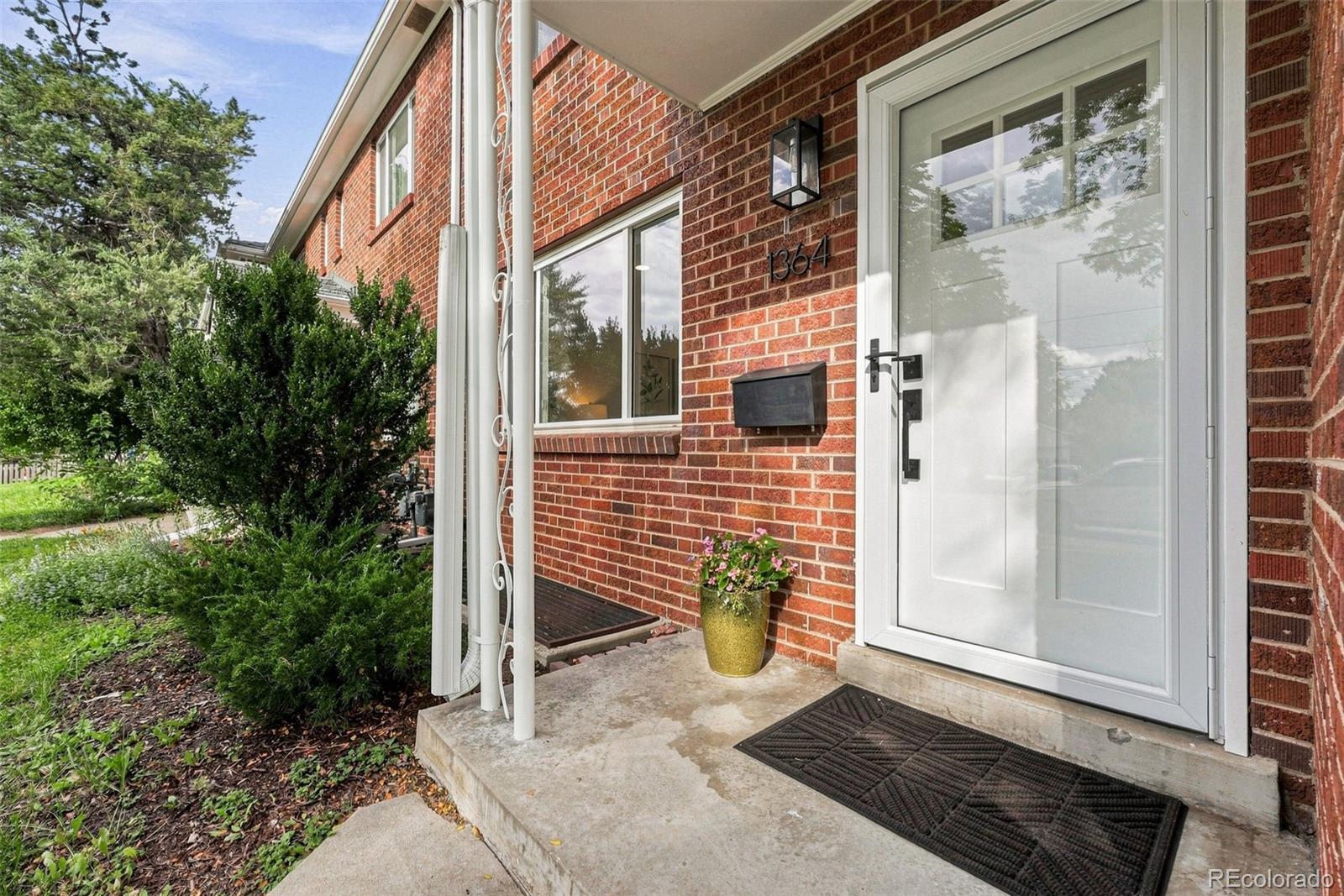 MLS Image #2 for 1364  ivanhoe street,denver, Colorado