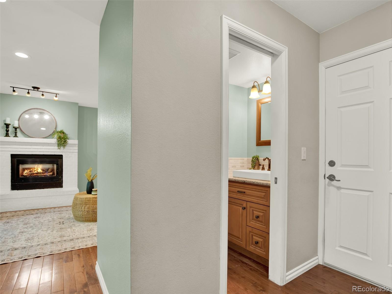 MLS Image #10 for 9199 w maryland place,denver, Colorado