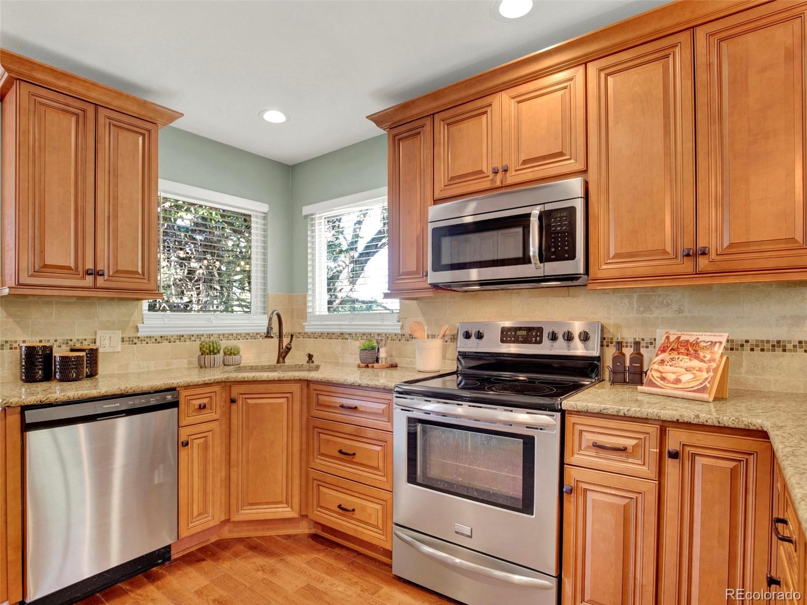 MLS Image #6 for 9199 w maryland place,denver, Colorado