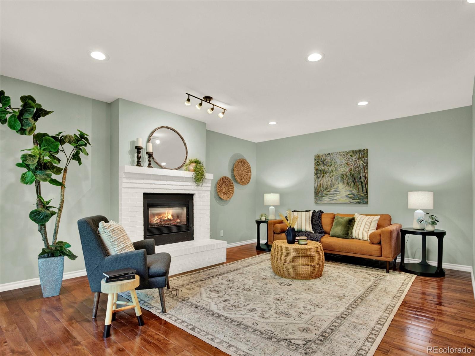 MLS Image #8 for 9199 w maryland place,denver, Colorado