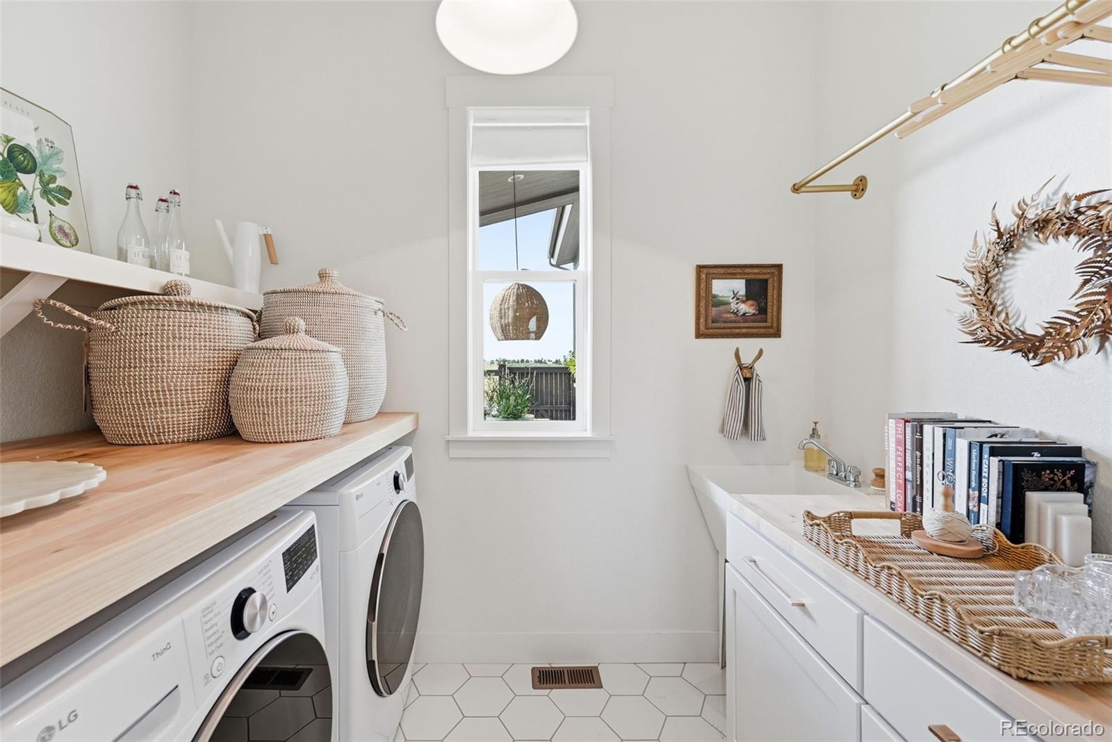MLS Image #16 for 10110 e 63rd drive,denver, Colorado