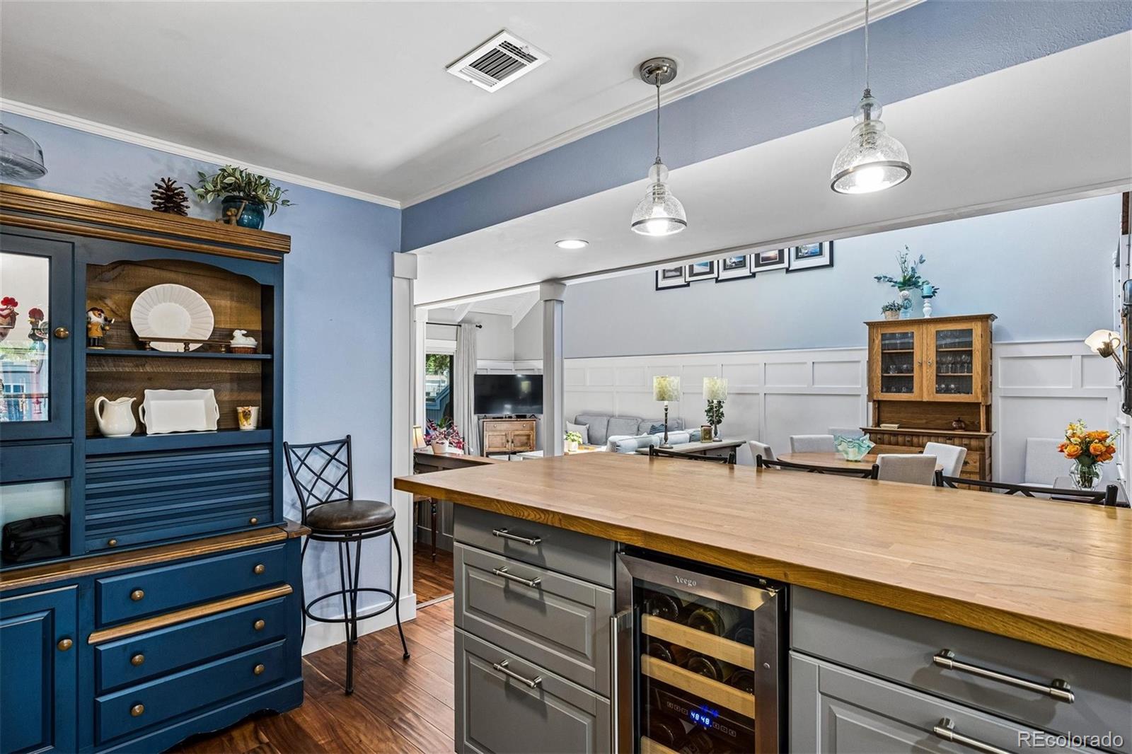 MLS Image #14 for 2770 s elmira street,denver, Colorado