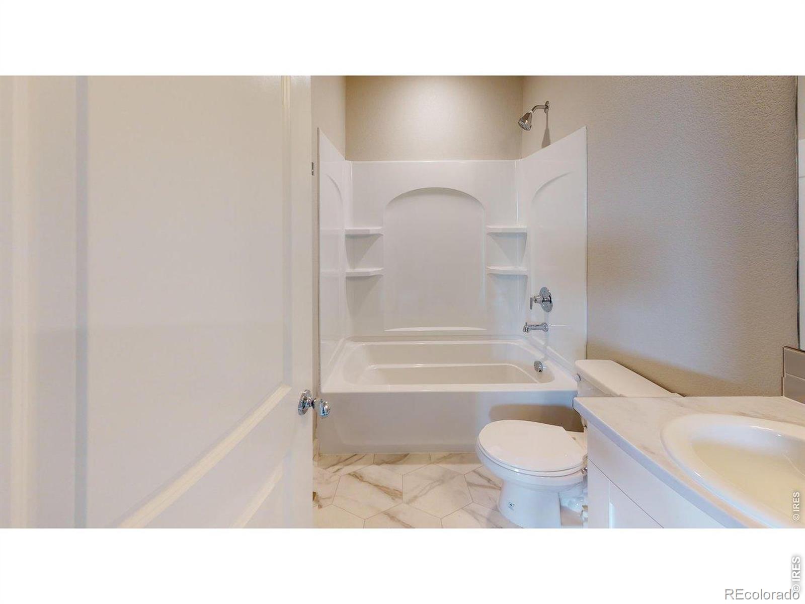 MLS Image #14 for 458  condor way,johnstown, Colorado