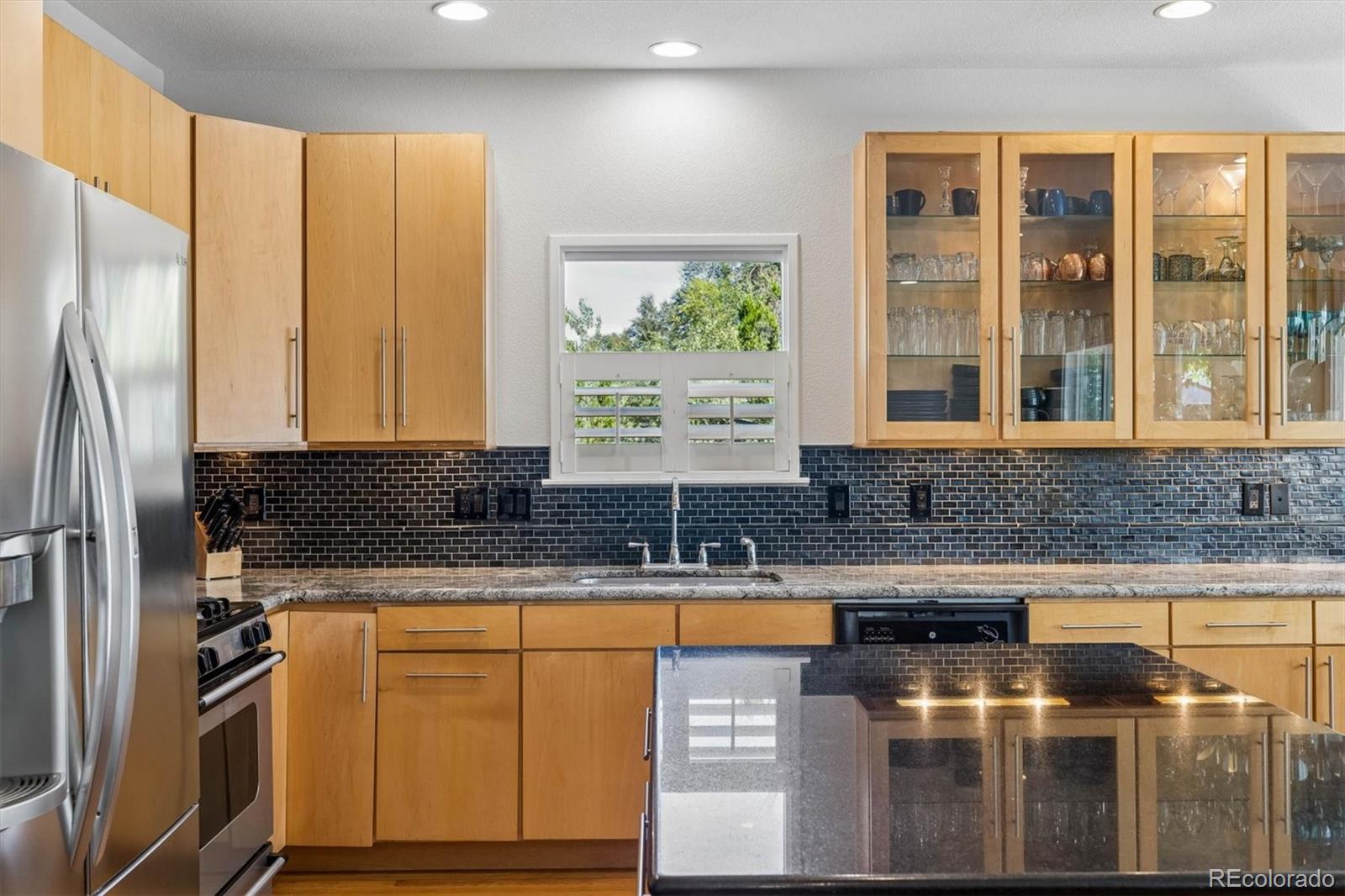 MLS Image #10 for 902 s leyden street,denver, Colorado