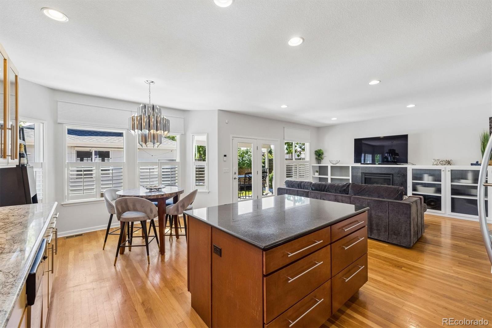 MLS Image #13 for 902 s leyden street,denver, Colorado