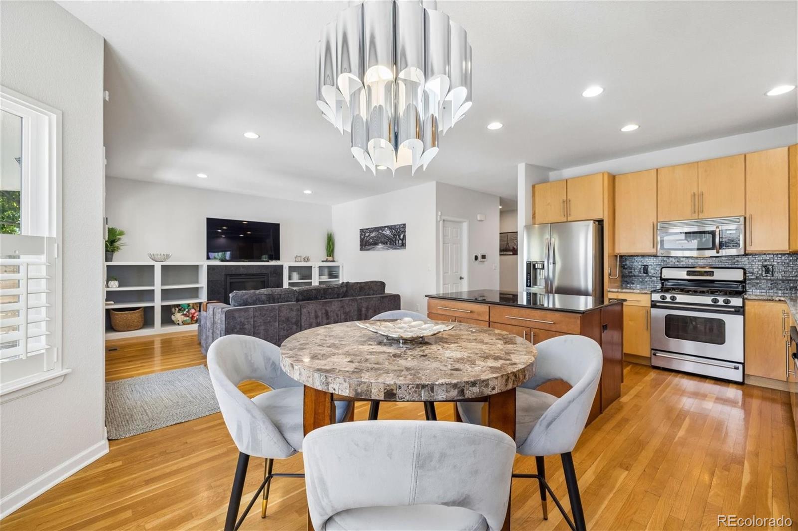 MLS Image #15 for 902 s leyden street,denver, Colorado