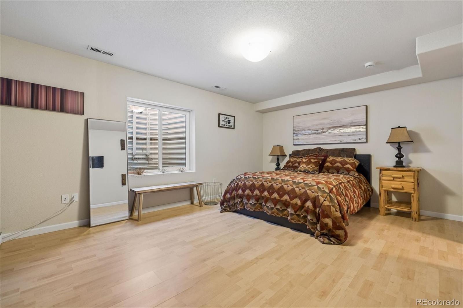 MLS Image #28 for 902 s leyden street,denver, Colorado