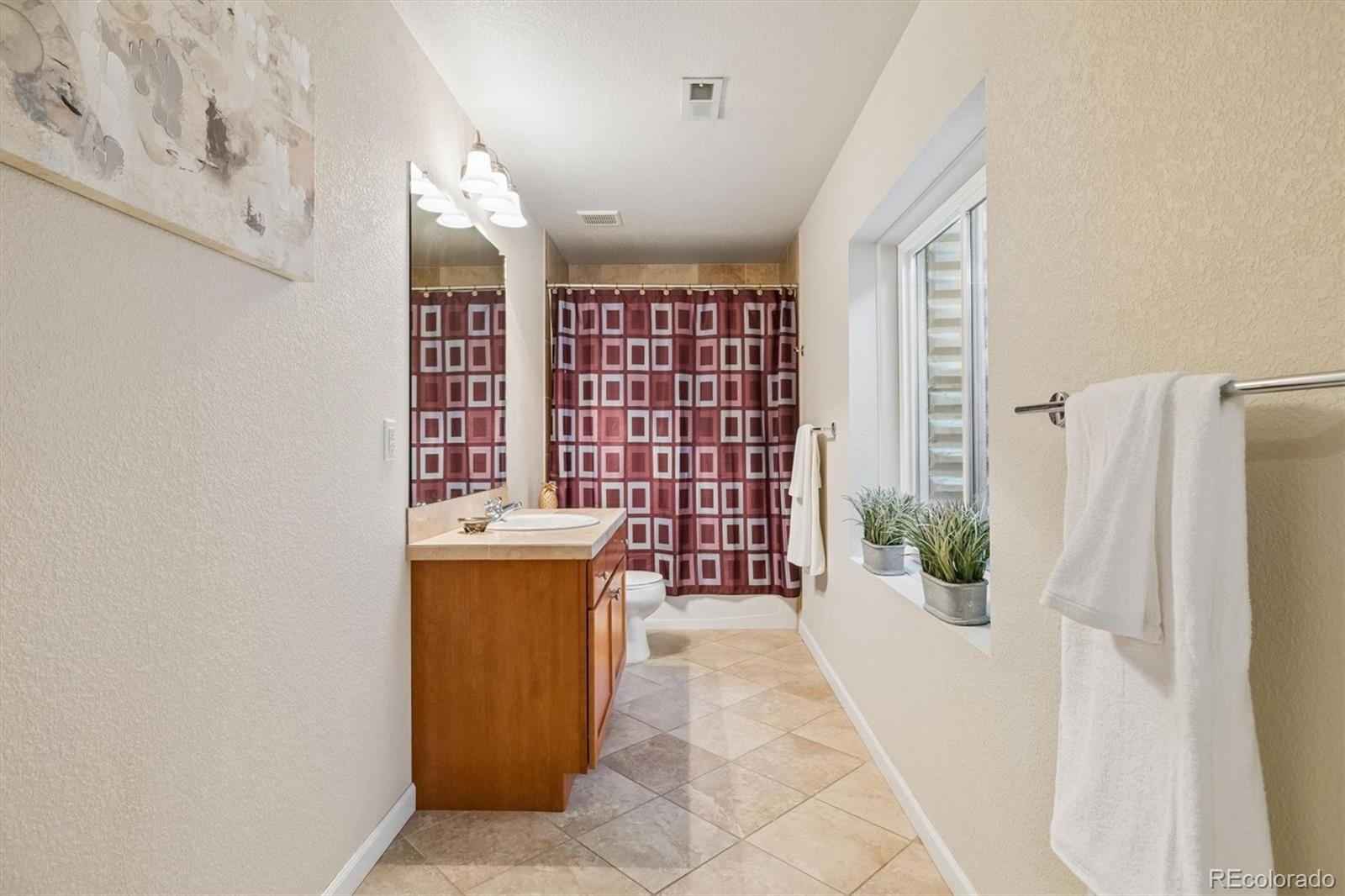 MLS Image #30 for 902 s leyden street,denver, Colorado