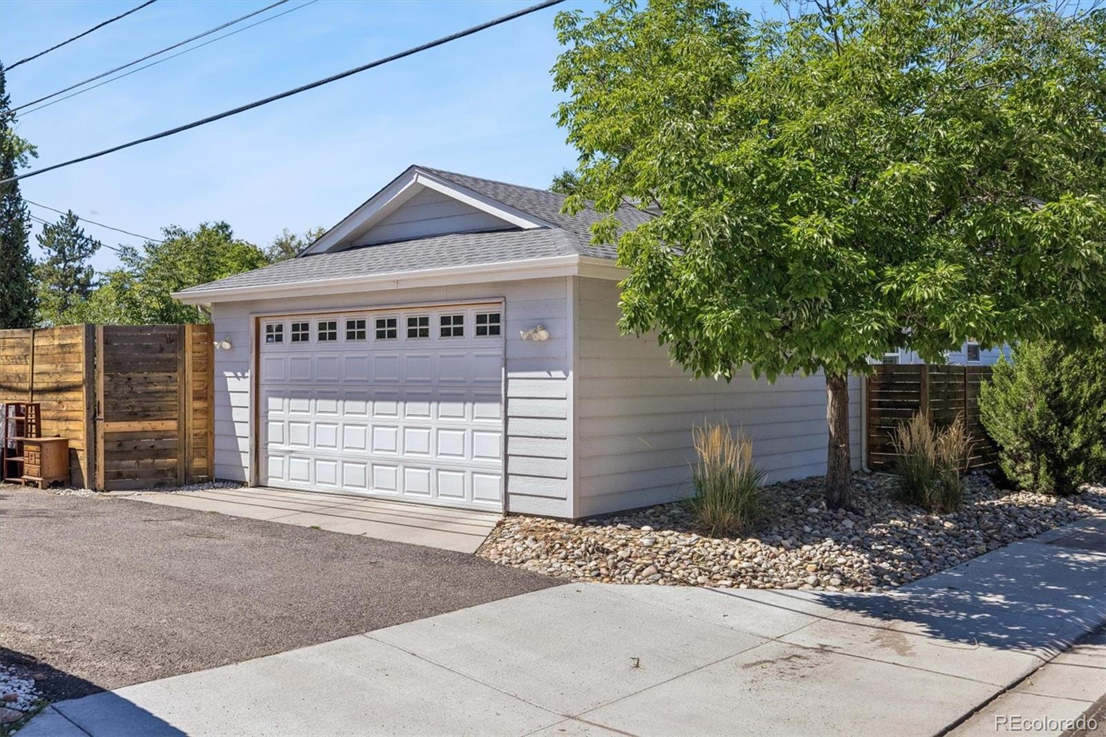 MLS Image #35 for 902 s leyden street,denver, Colorado