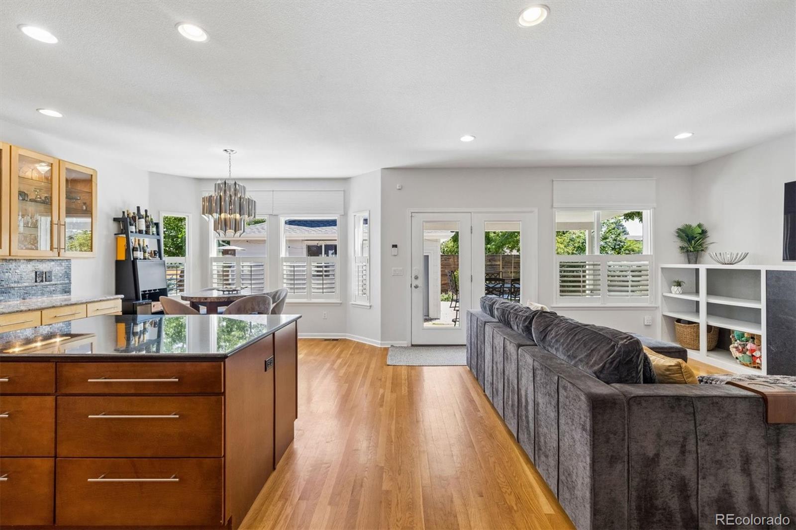 MLS Image #8 for 902 s leyden street,denver, Colorado