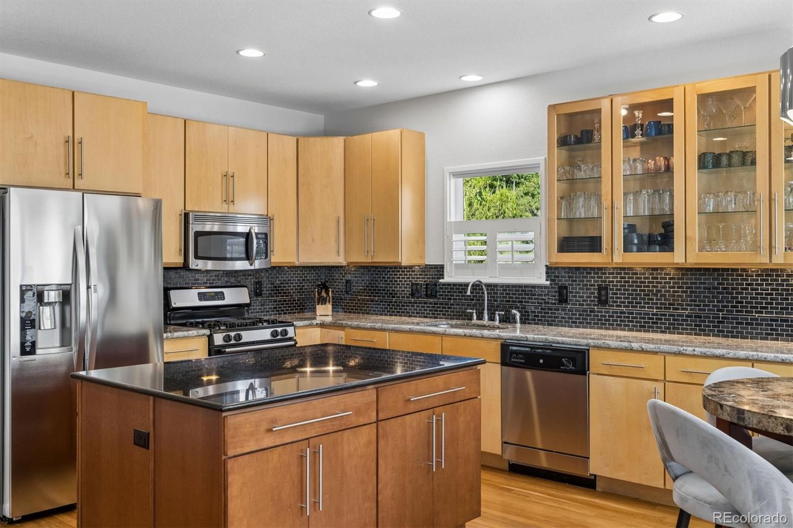 MLS Image #9 for 902 s leyden street,denver, Colorado