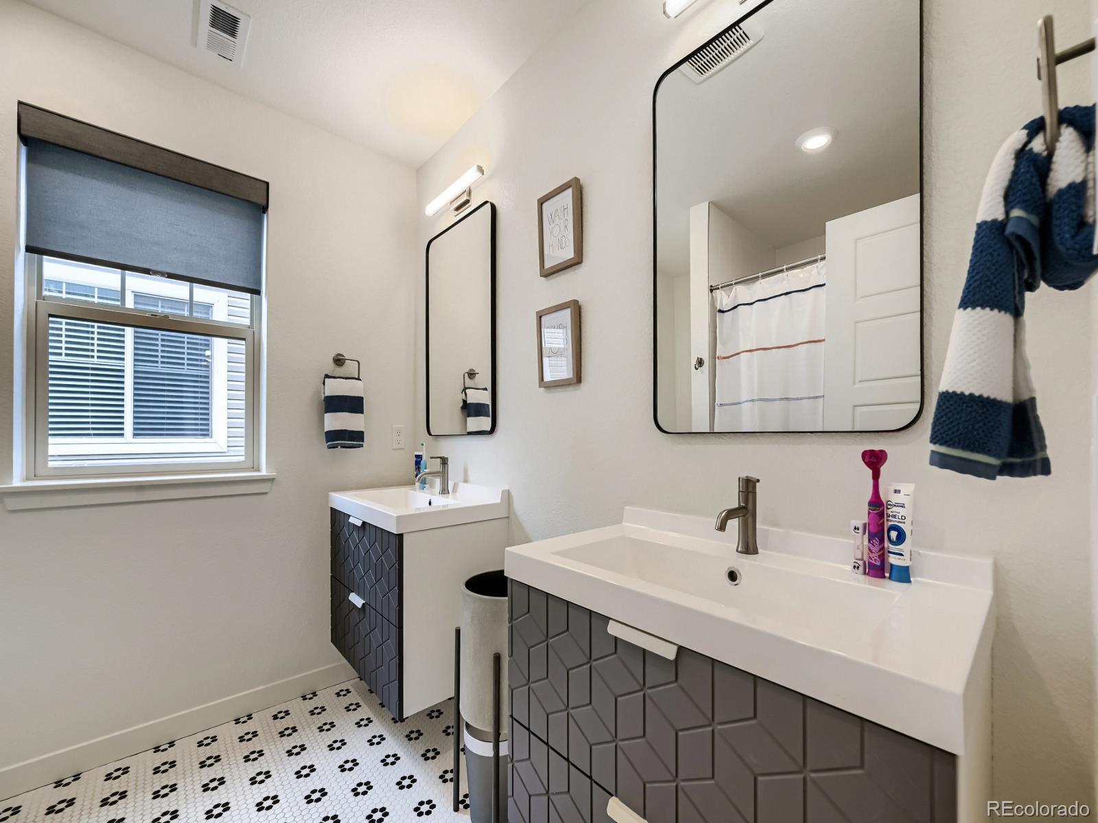 MLS Image #19 for 20558 e 49th drive,denver, Colorado