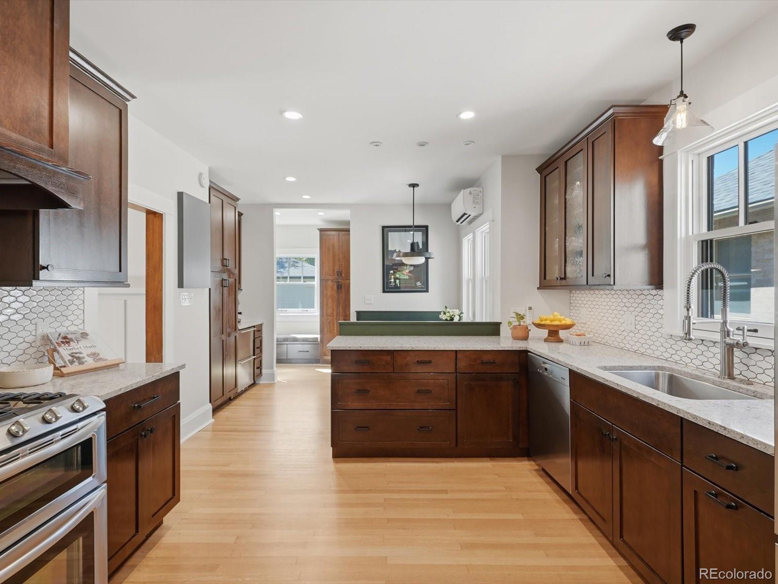 MLS Image #16 for 2307  grape street,denver, Colorado