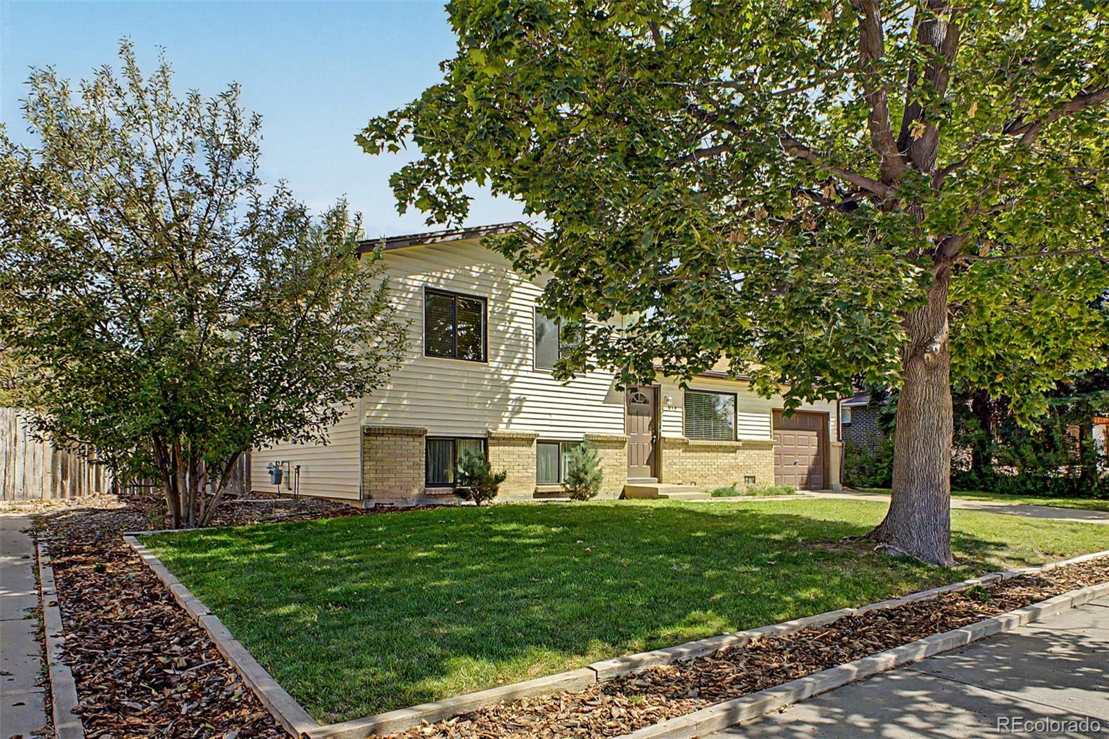 MLS Image #1 for 914 s macon street,aurora, Colorado