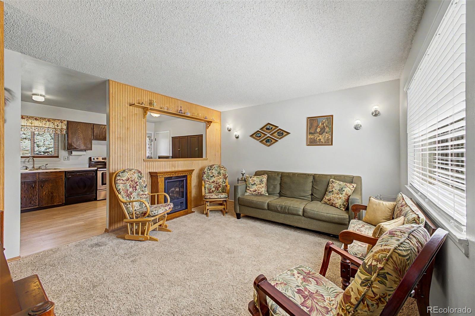 MLS Image #3 for 914 s macon street,aurora, Colorado