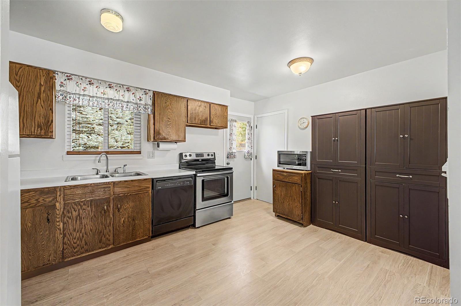 MLS Image #4 for 914 s macon street,aurora, Colorado