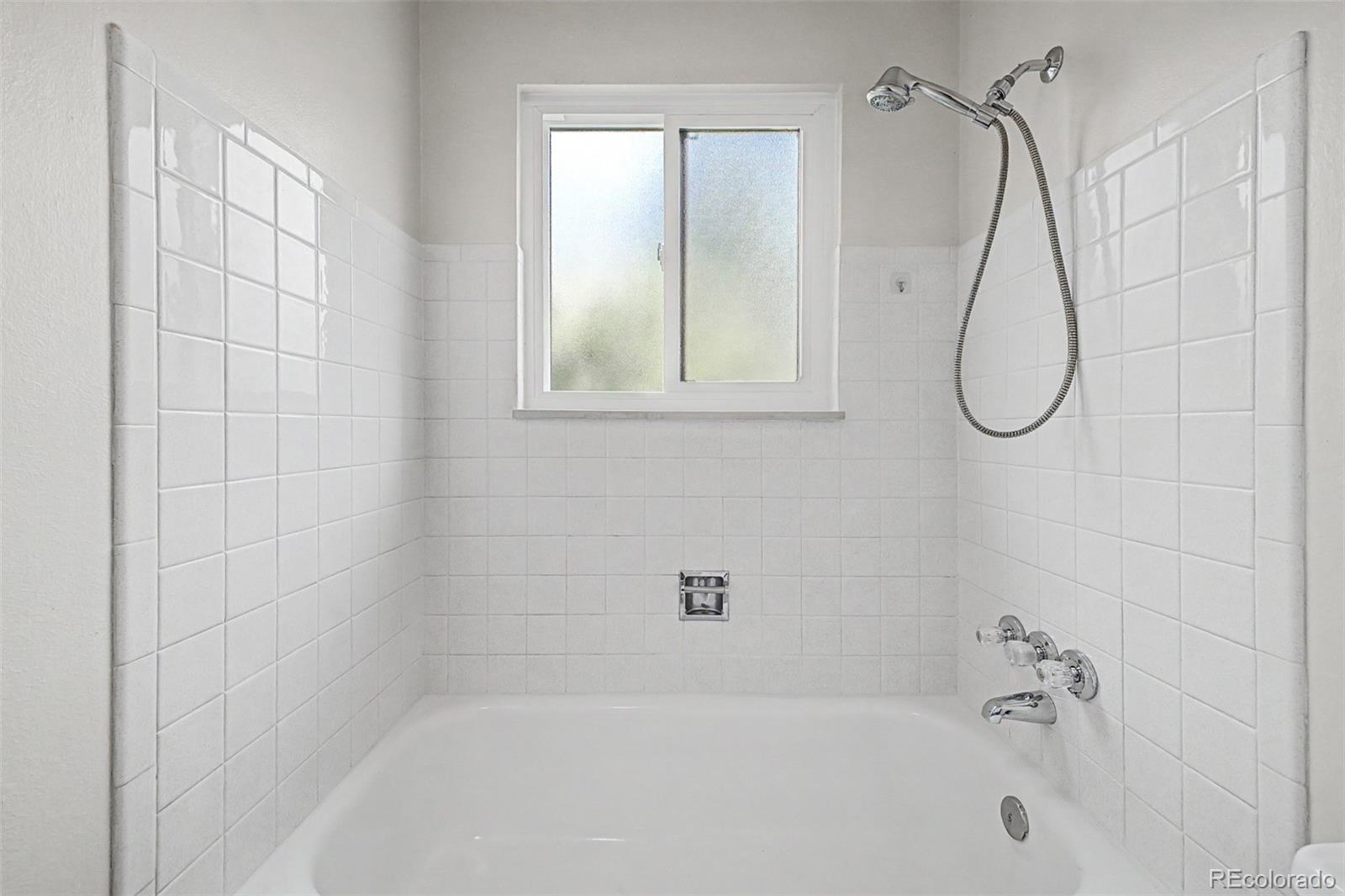MLS Image #9 for 914 s macon street,aurora, Colorado