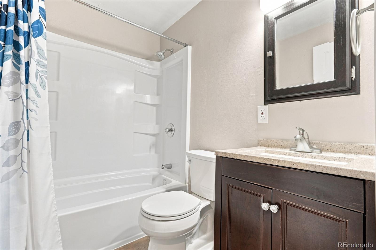 MLS Image #14 for 1461 s magnolia way,denver, Colorado