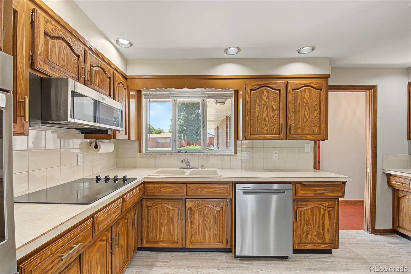 MLS Image #5 for 2408 s utica street,denver, Colorado