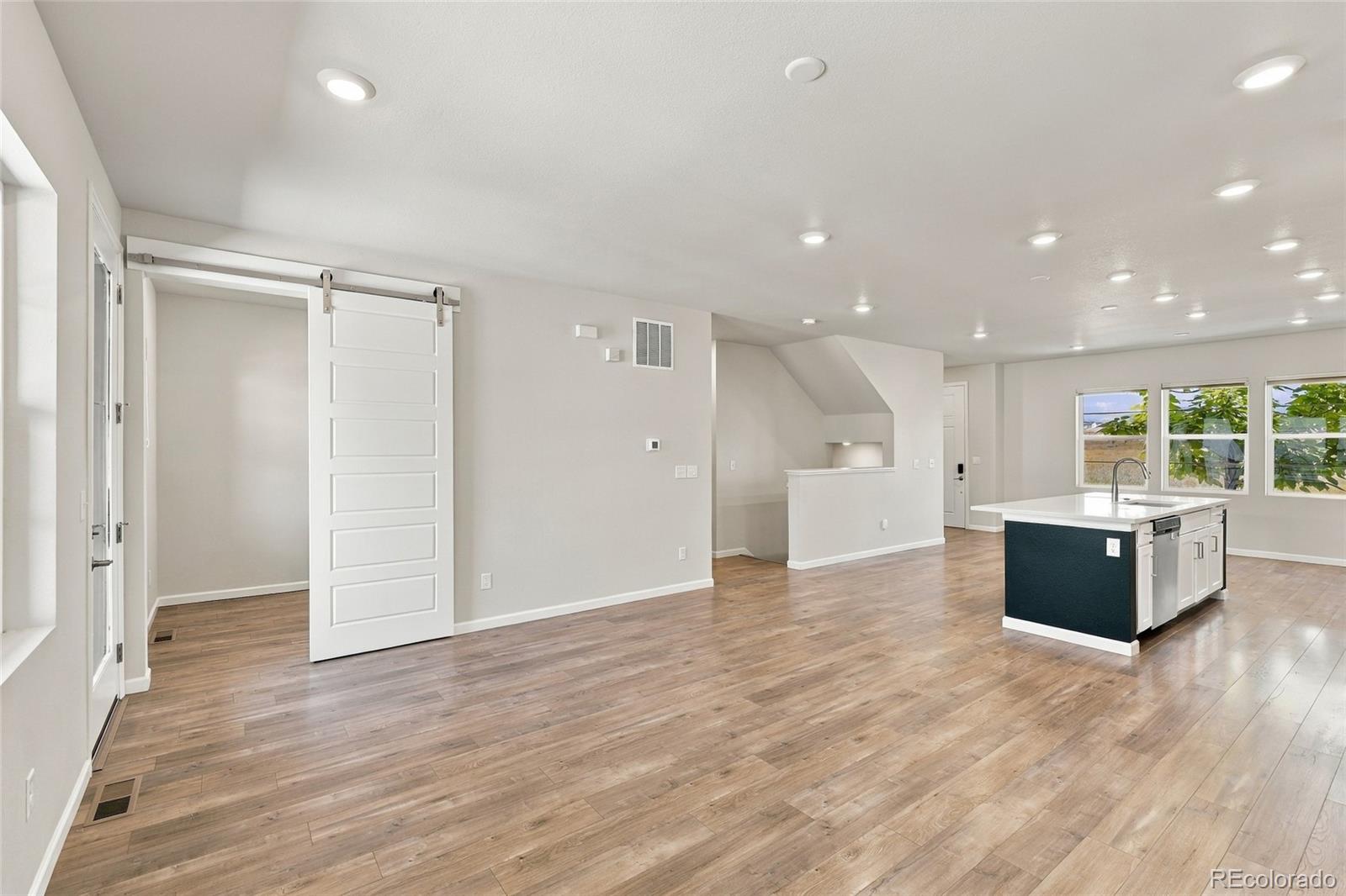 MLS Image #14 for 8806  fraser river loop,littleton, Colorado