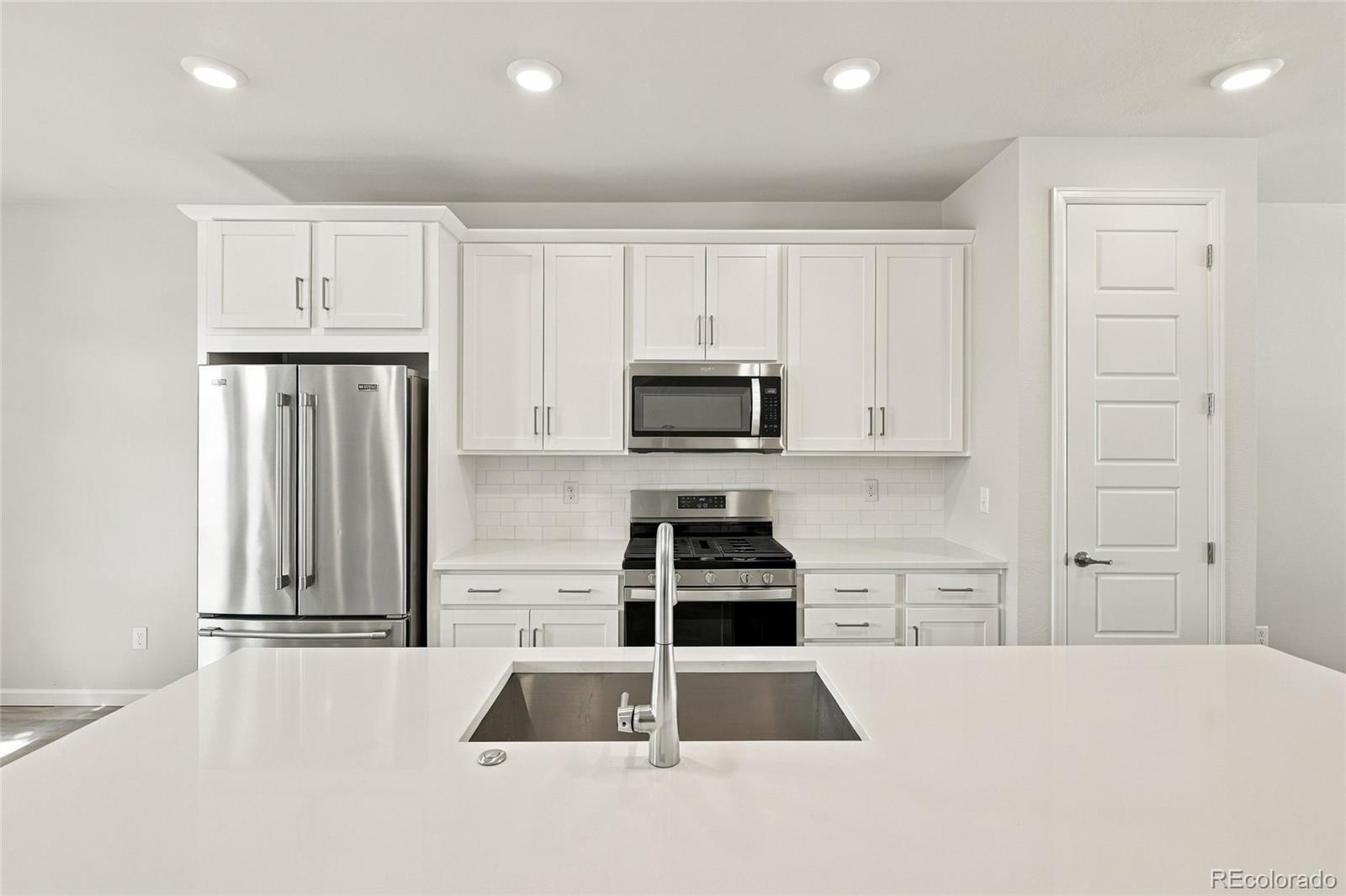 MLS Image #7 for 8806  fraser river loop,littleton, Colorado